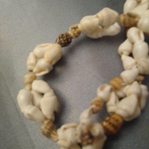 Shell Necklace & Turtle 🐢 Keychain - Picture 4 of 4